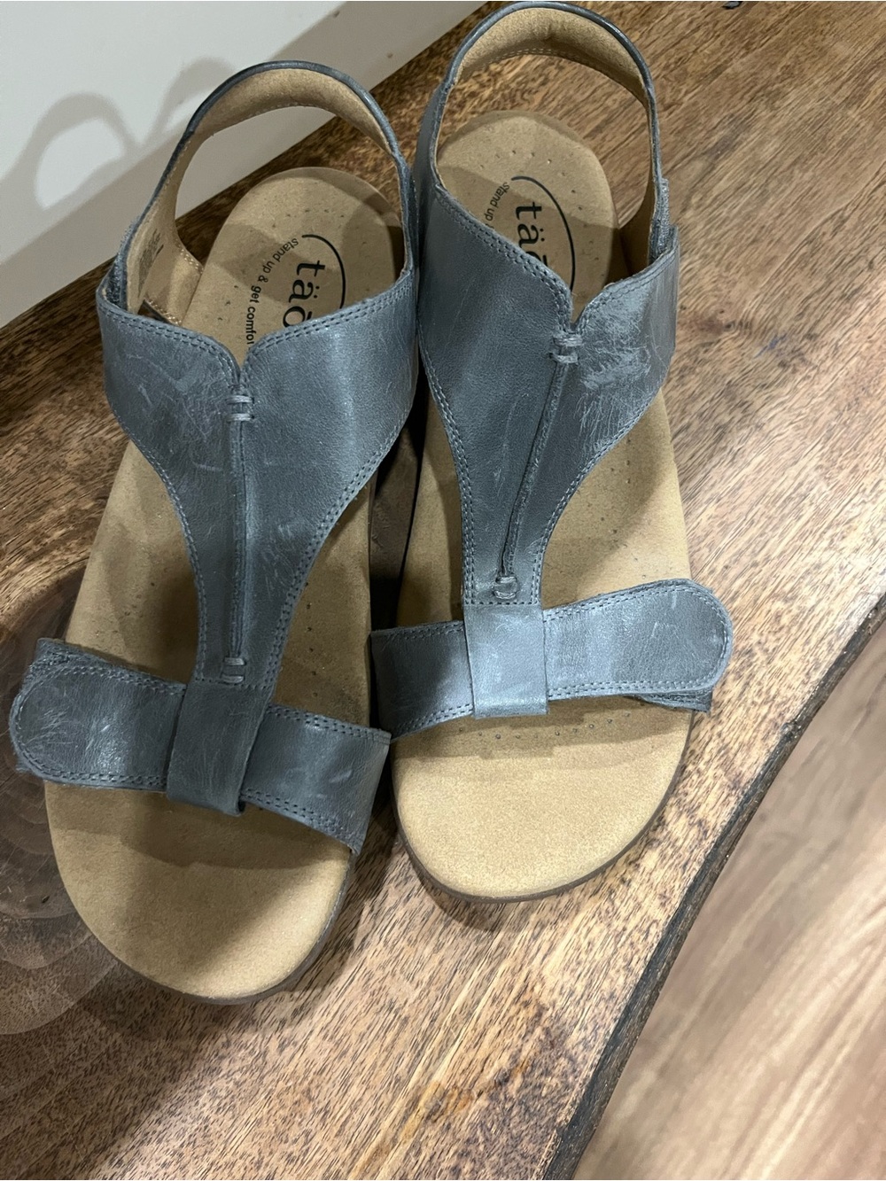 Taos Footwear Women's Gray Leather T-Strap Slingback Sandals